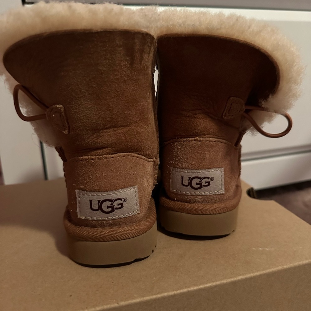 BRAND NEW* Toddler Chestnut Uggs